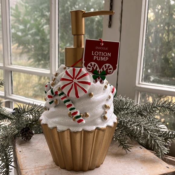 YUMMY Cupcake Lotion Pump Dispenser - Picture 2 of 5